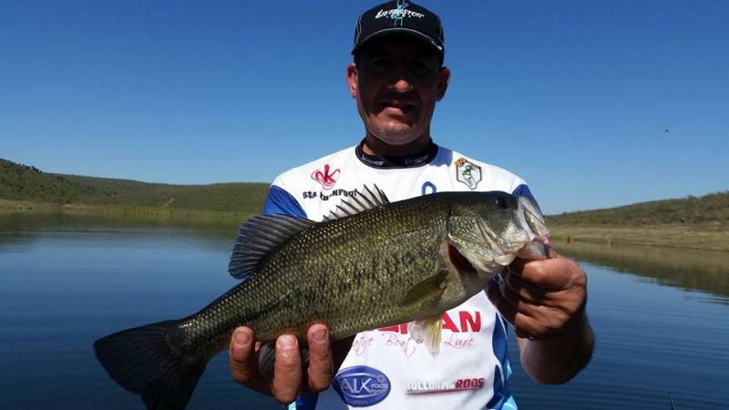 Fishing trip on Caspe and Mequinenza lakes