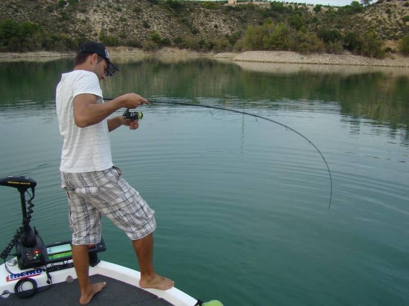 Stage de pêche des carnassiers sur le lac de Mequinenza