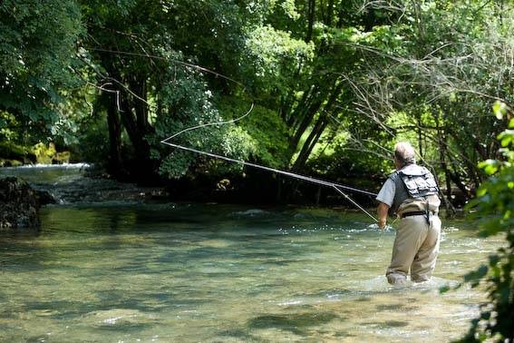 Initiation à la pêche à la mouche dans le Jura