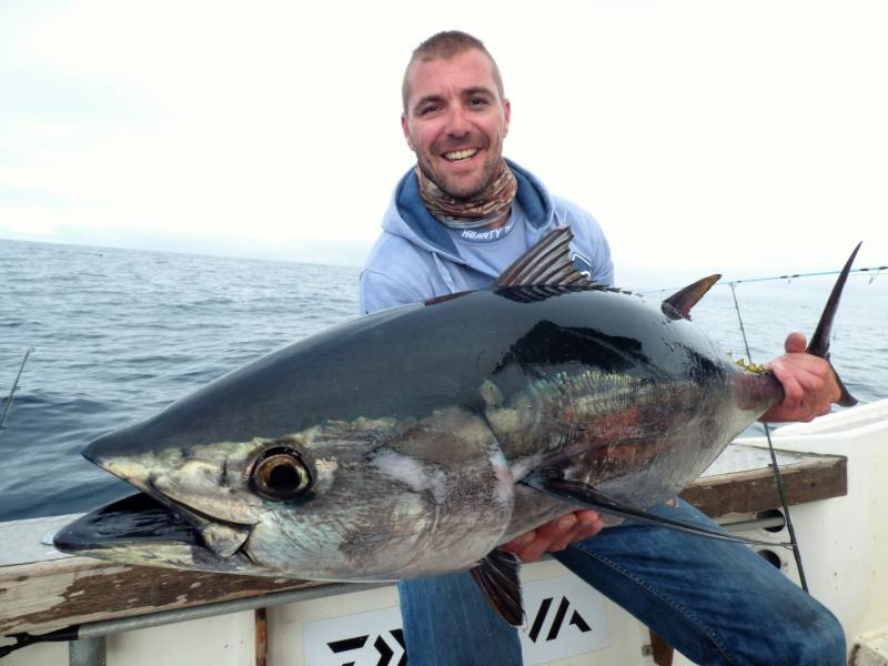 Pêche du thon au leurre au large du Bassin d'Arcachon